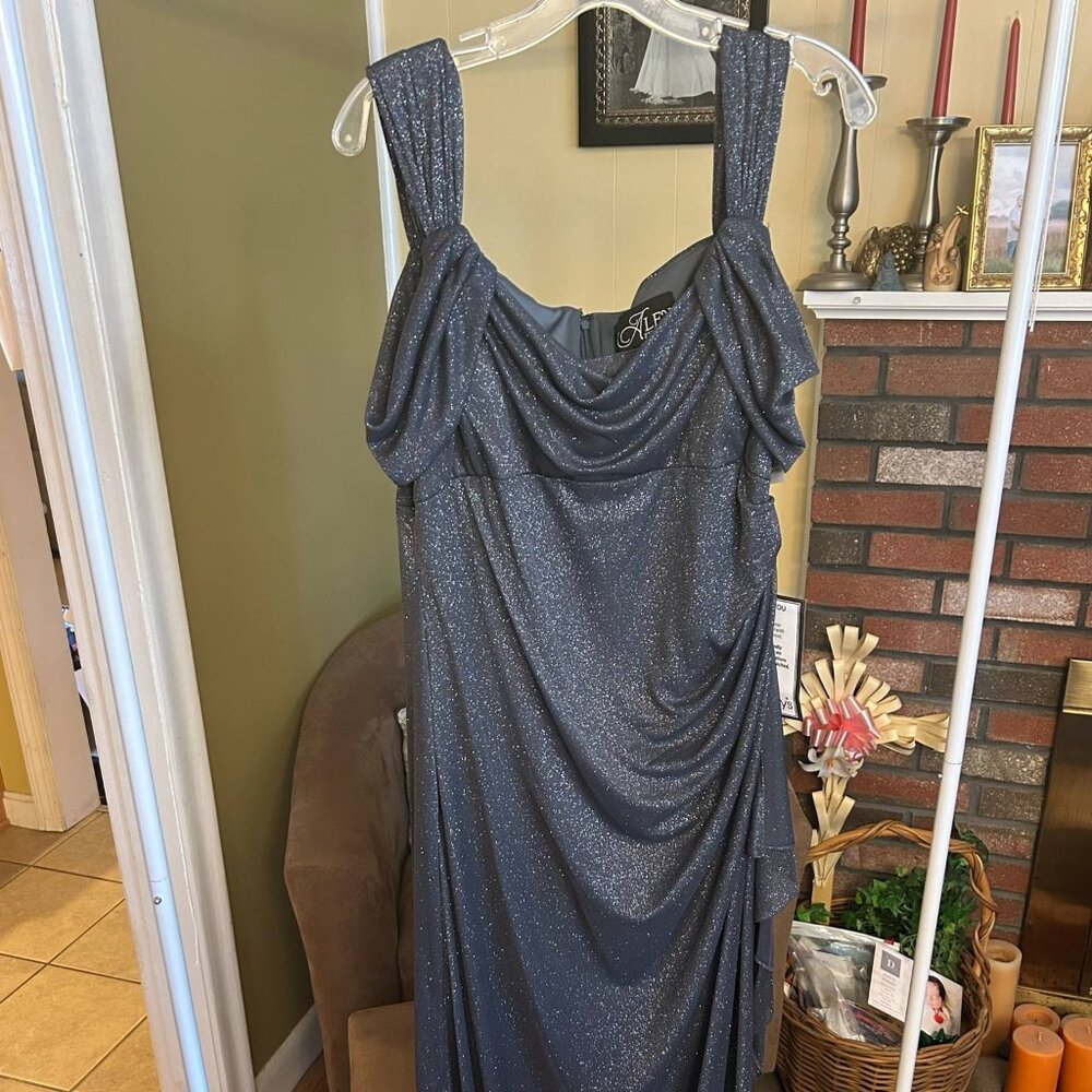 Dark Grey; Evening Gown; Sparkles; Sized 16;